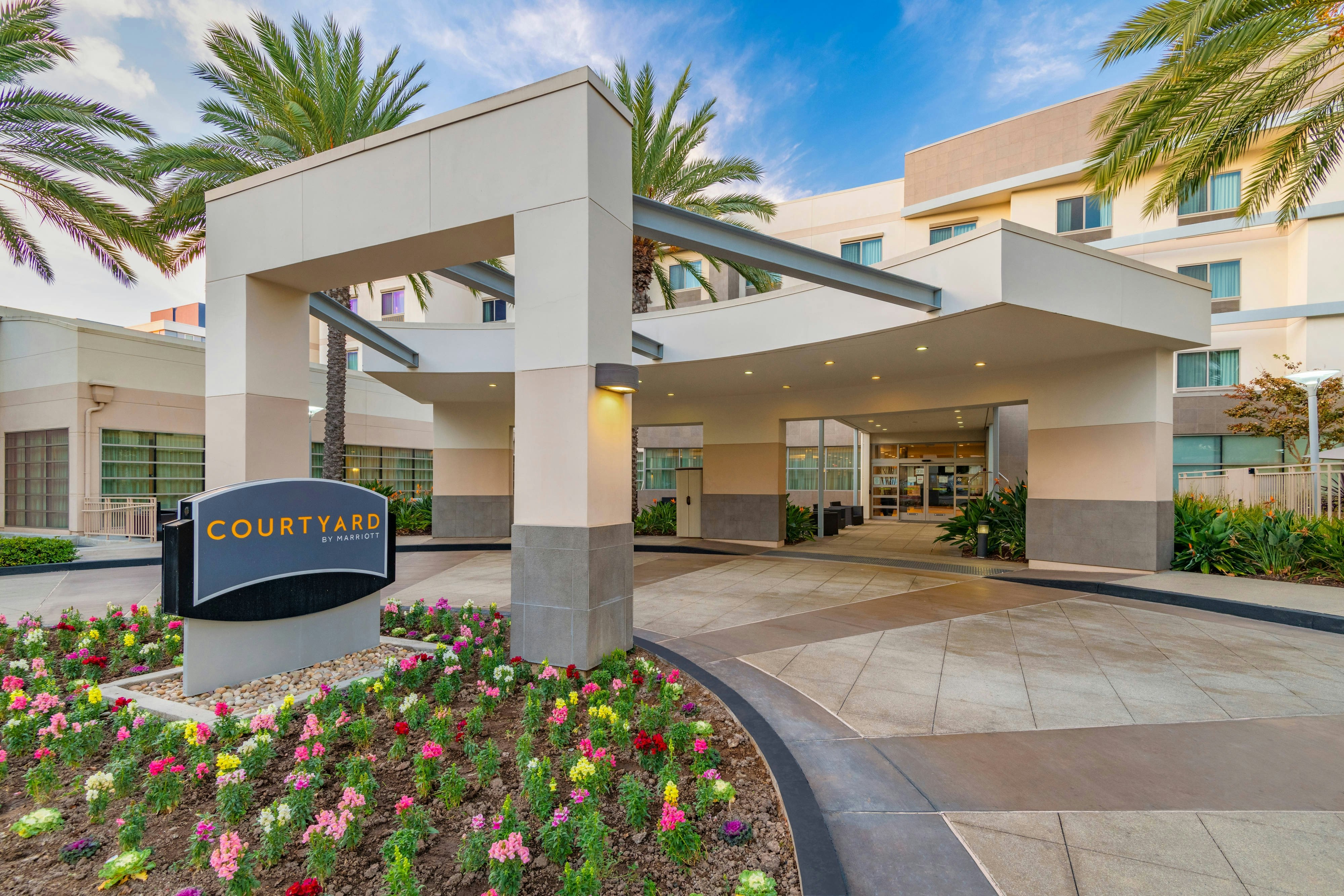 Courtyard By Marriott Santa Ana Orange County 51/53
