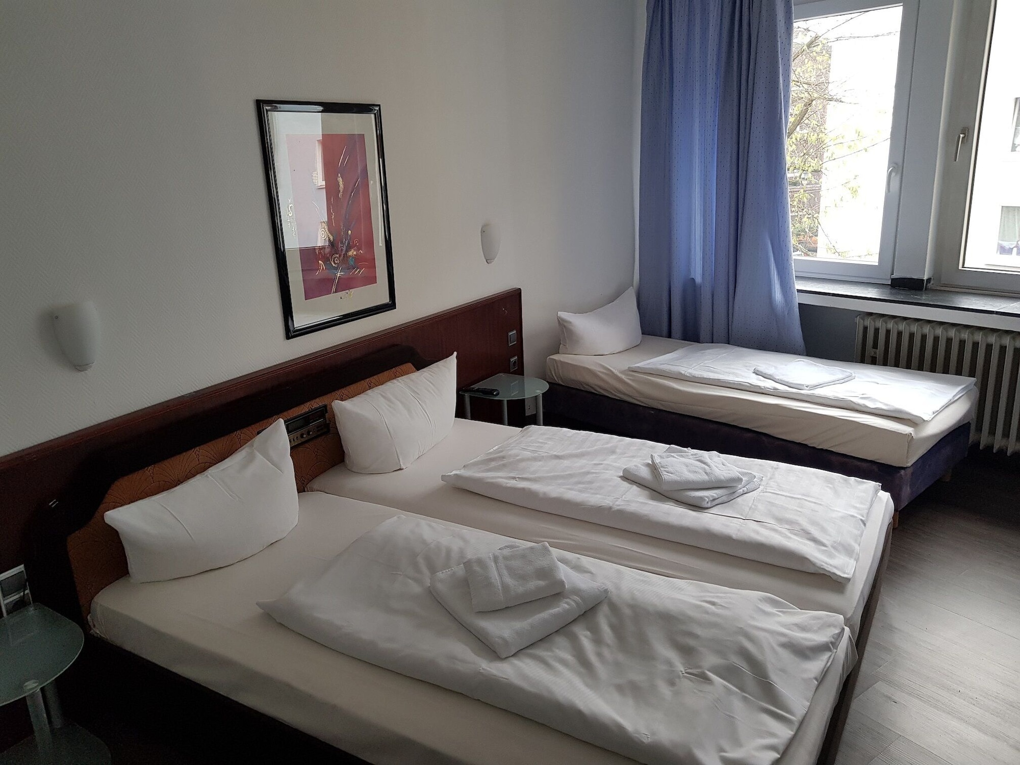 ROOM, TRIPLE