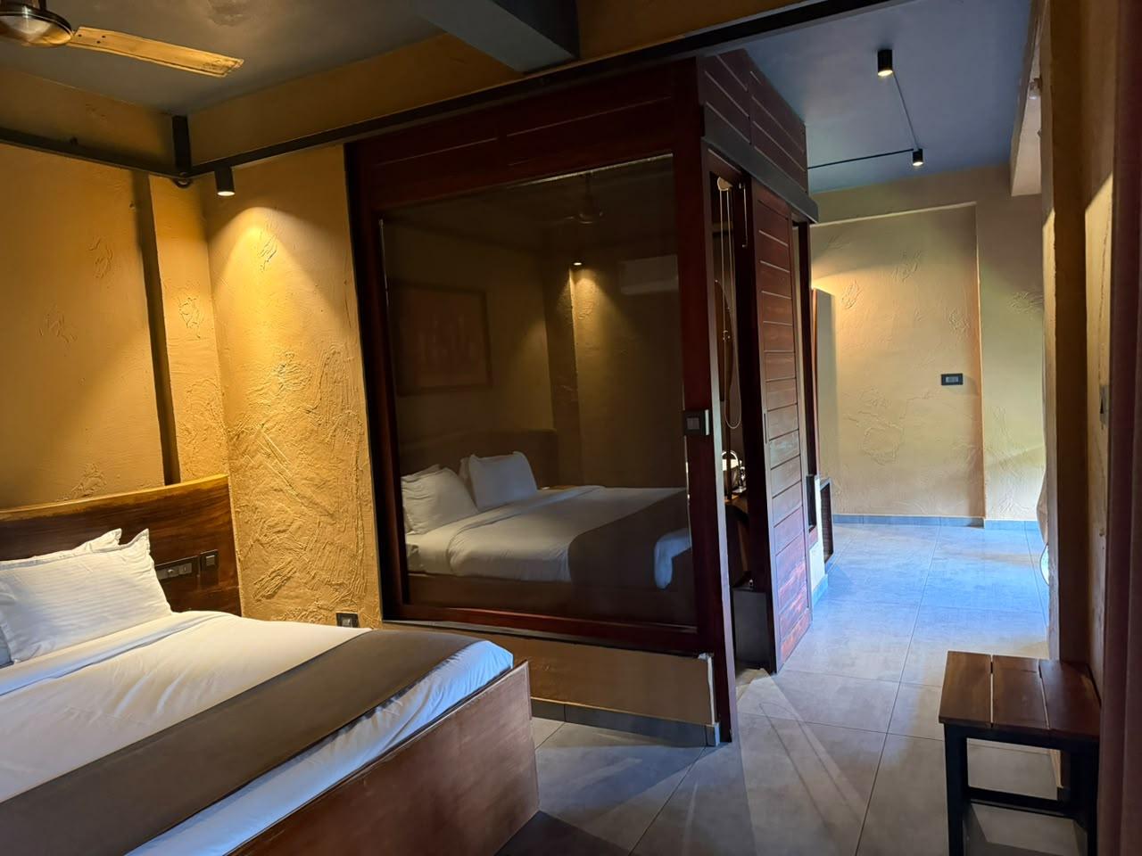 Room, King Bed, Forest View