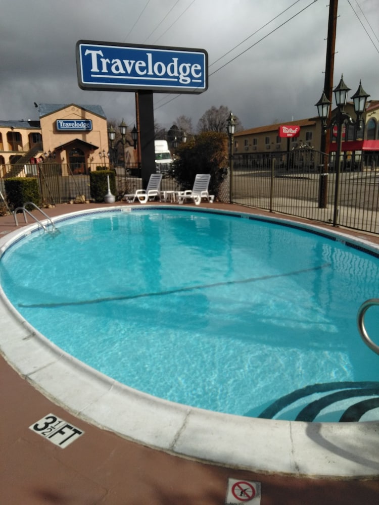Travelodge By Wyndham Bishop 8/31