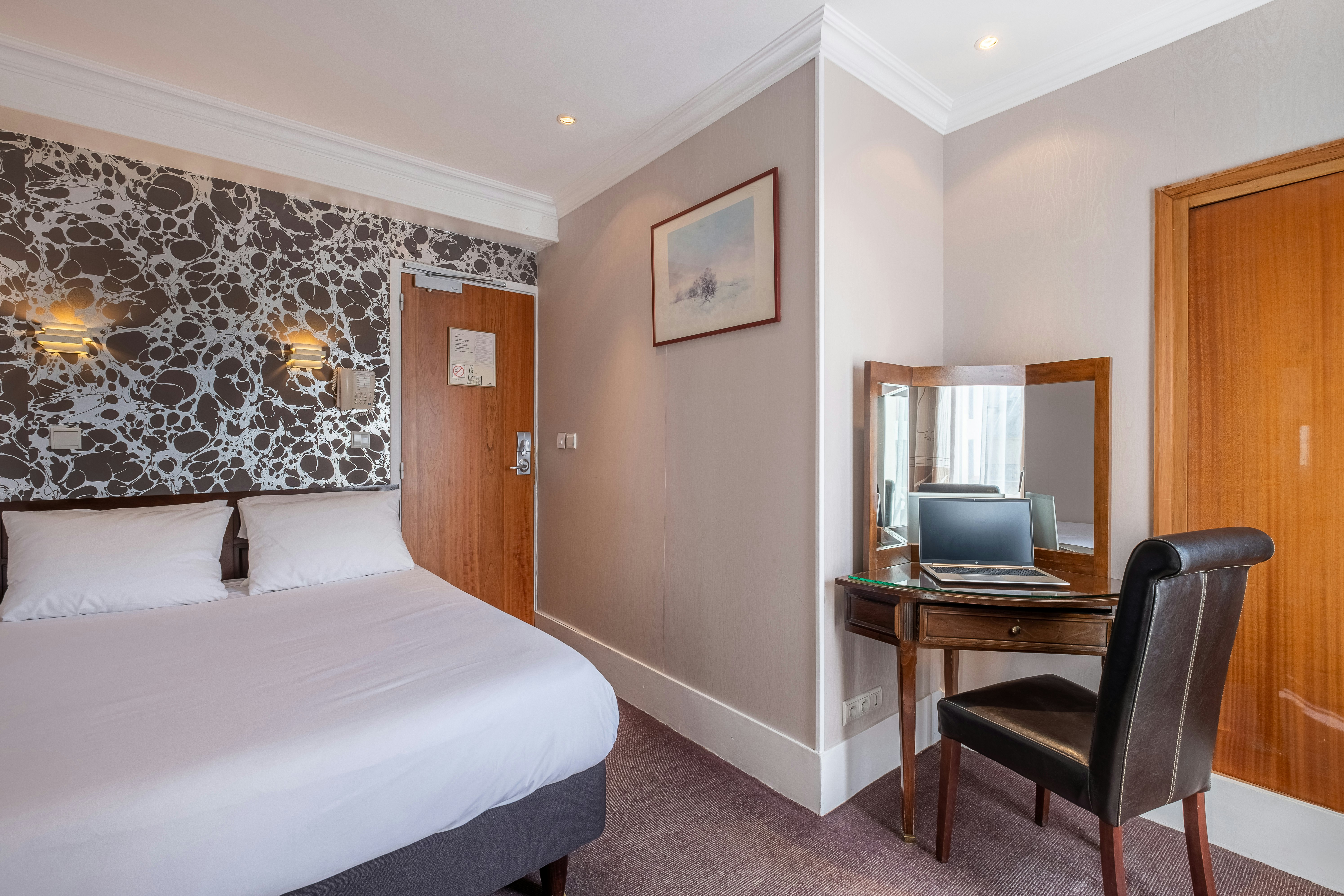 Hotel London Paris 22/50