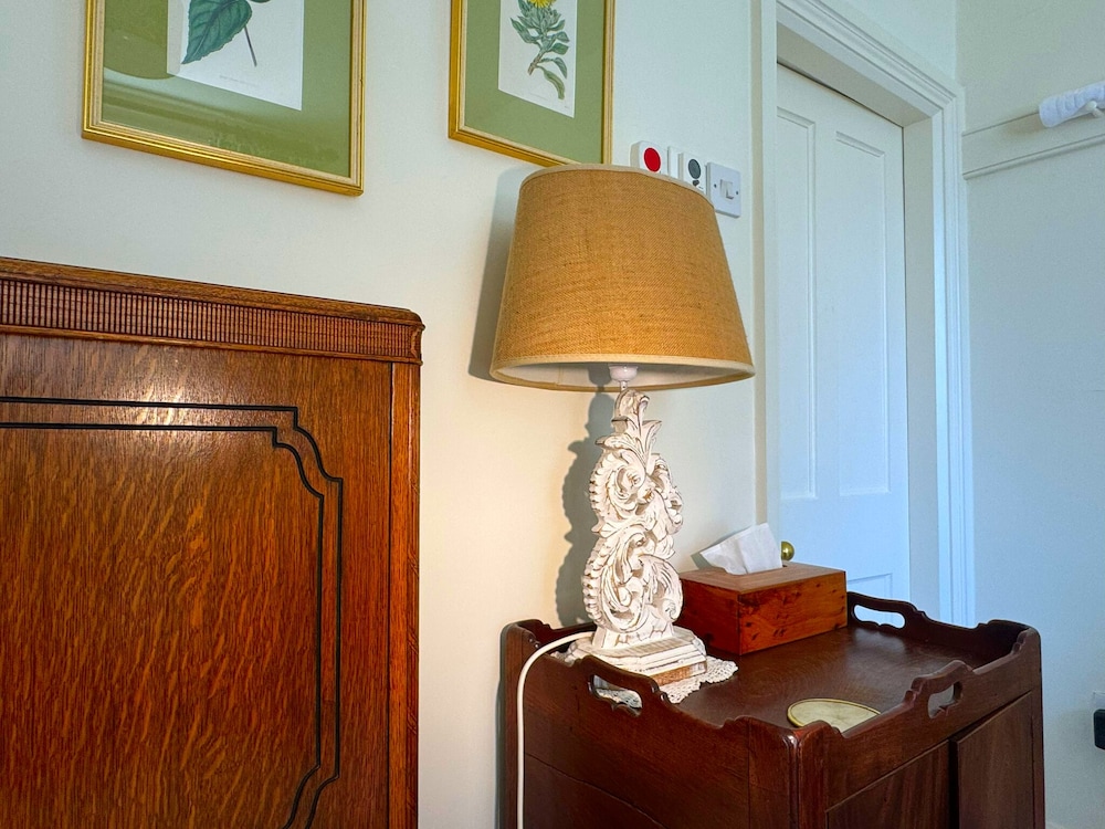 The Old Vicarage B&B 24/50