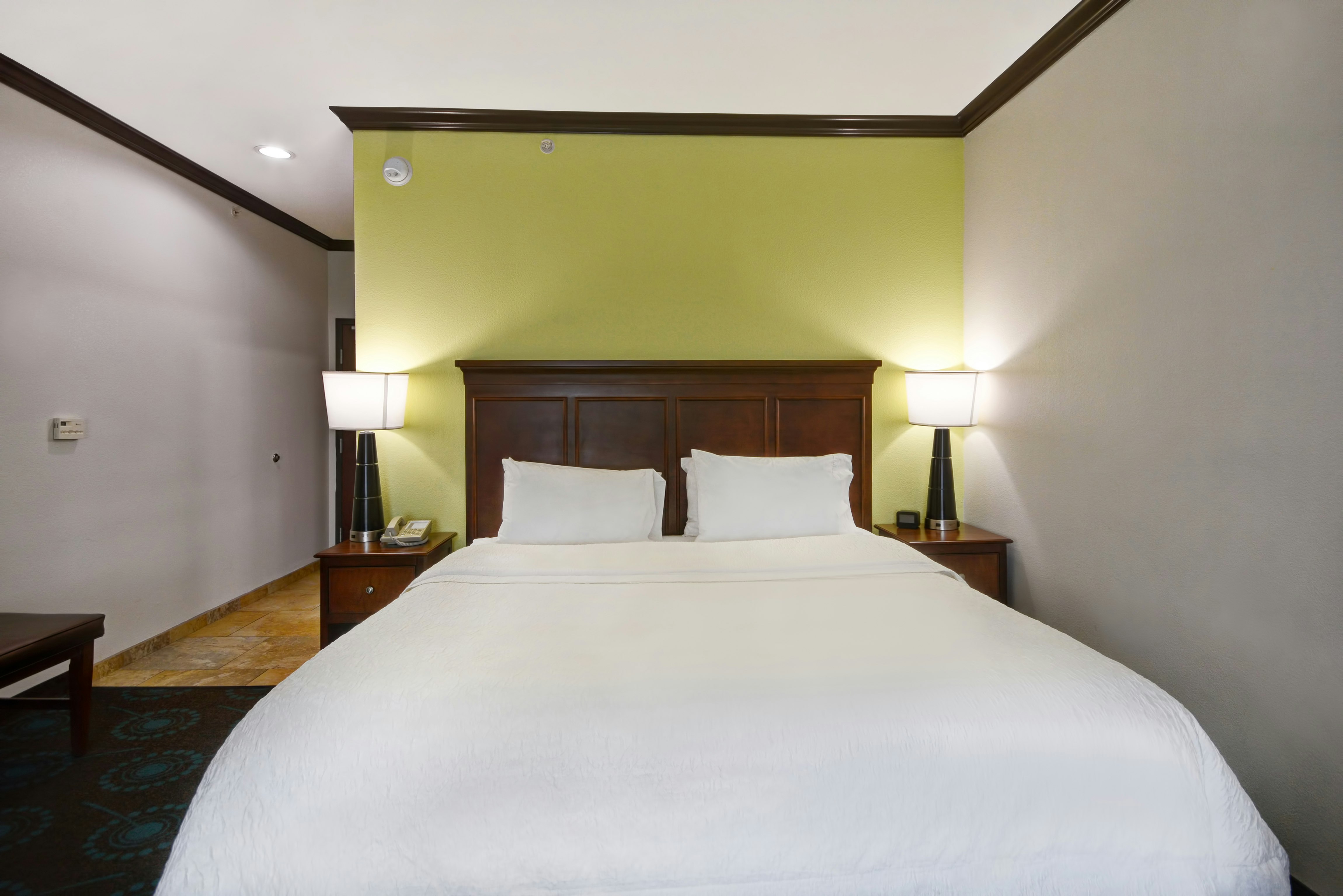 ROOM, KING BED, ACCESSIBLE
