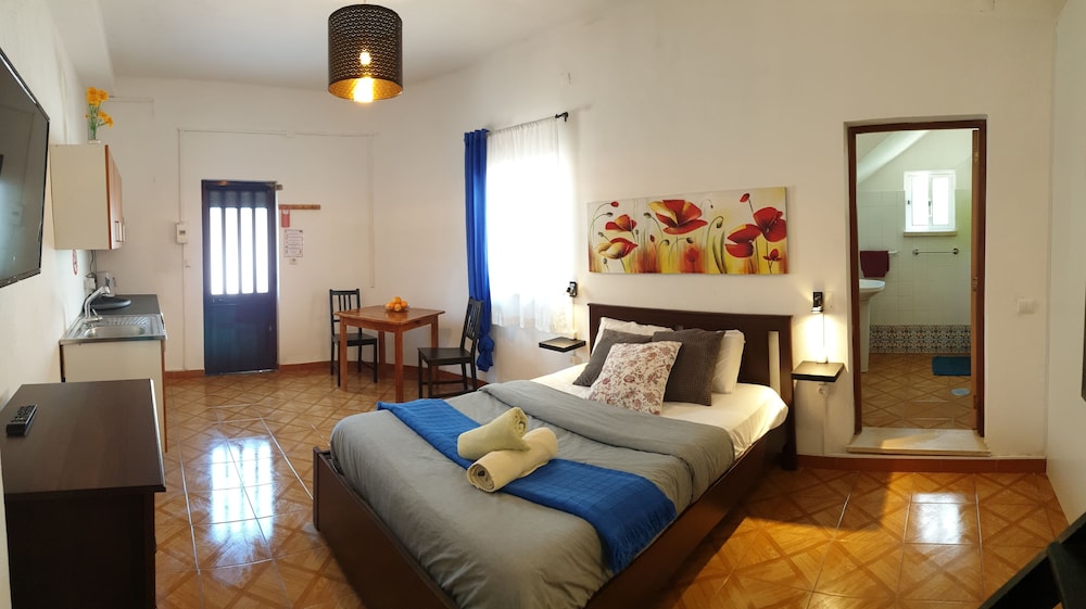 The Hostel Of Alcobaça 16/50