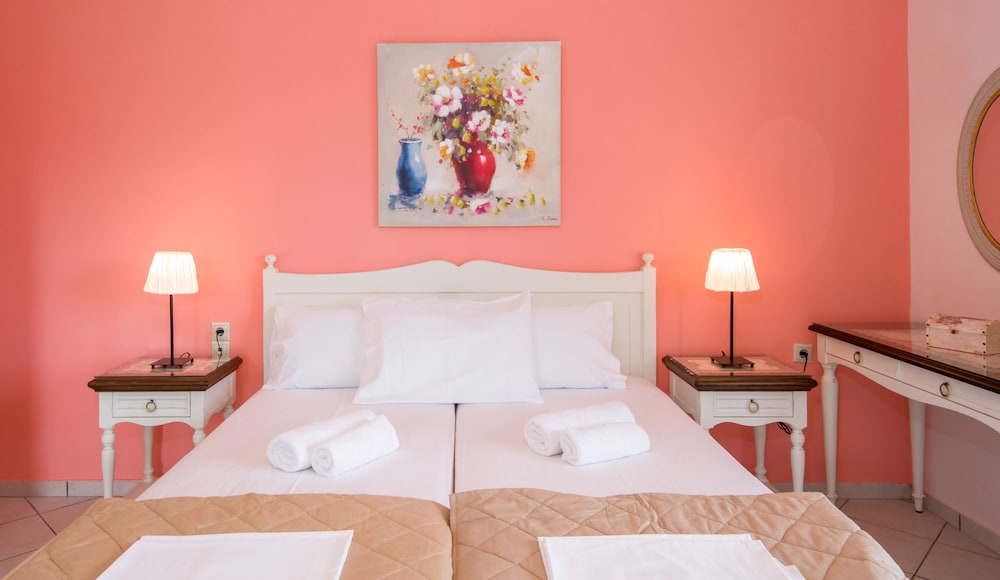 Stamatakis Boutique Studios 50/50