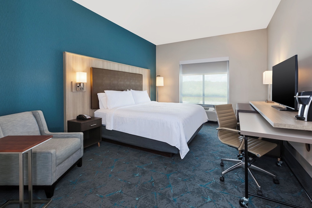 Suite, King Bed, Sofa