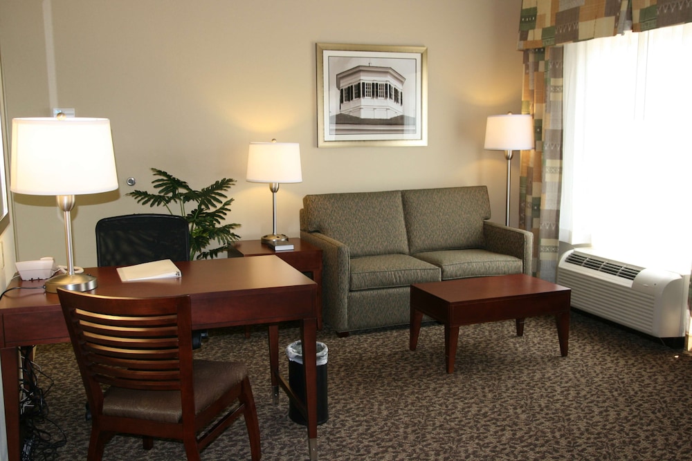 Hampton Inn Suites West Point Ms 14/26