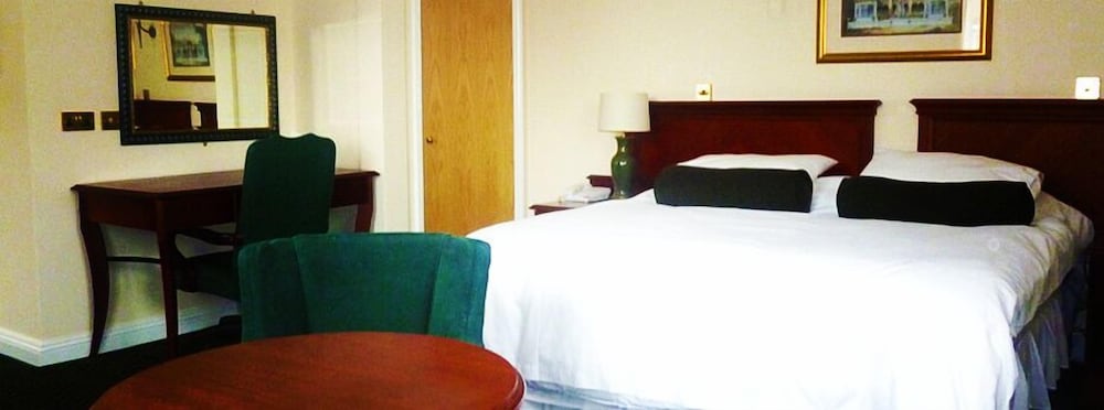 Bells Hotel 7/31