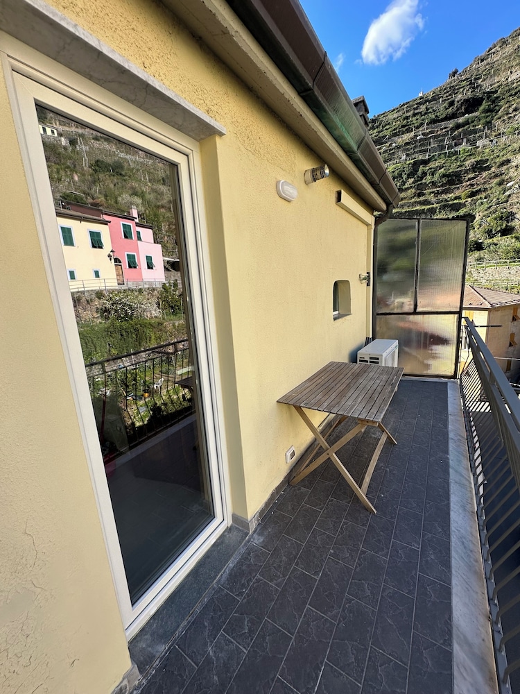Giovanni Rooms Manarola 40/49