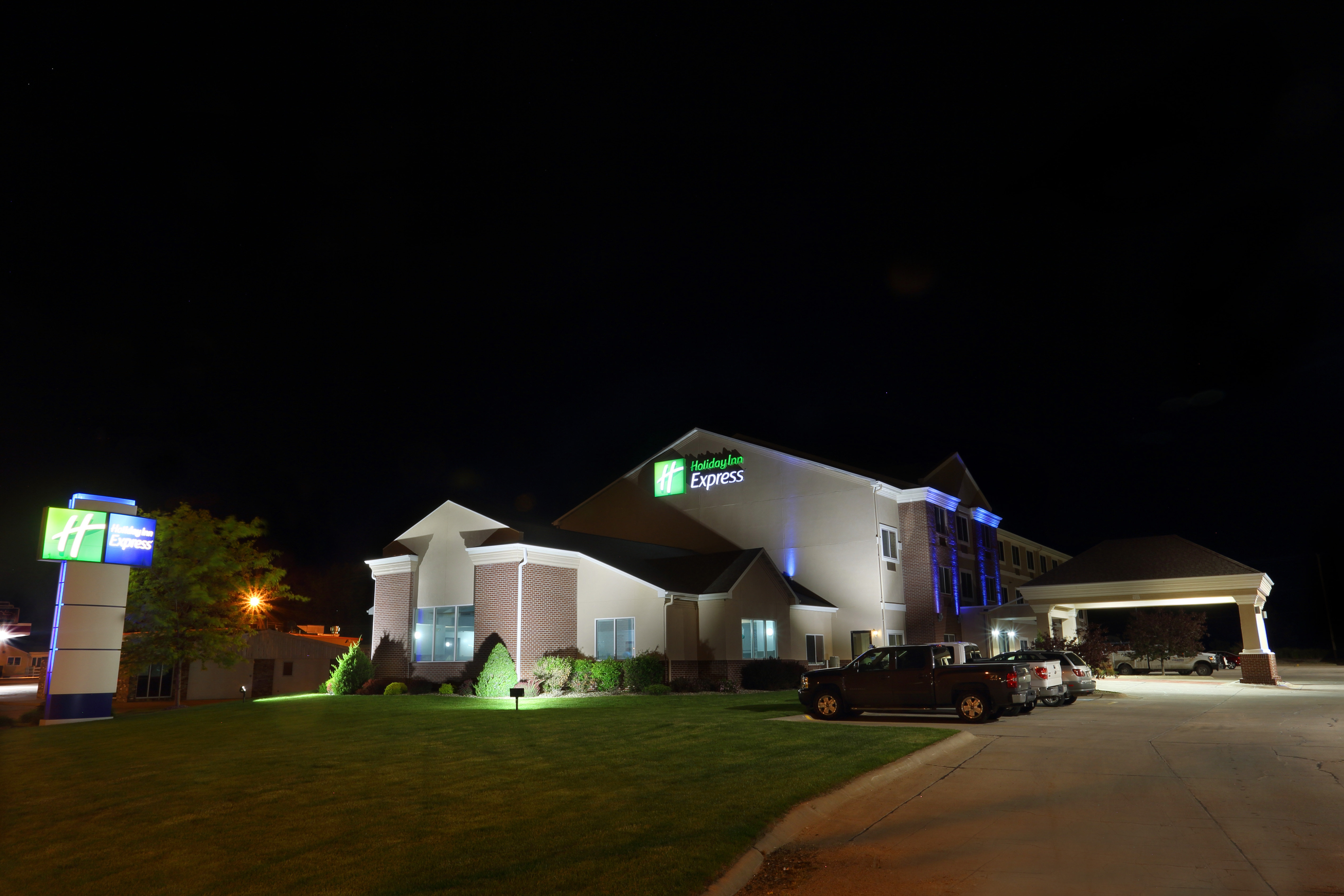 Holiday Inn Express O Neill 6/40