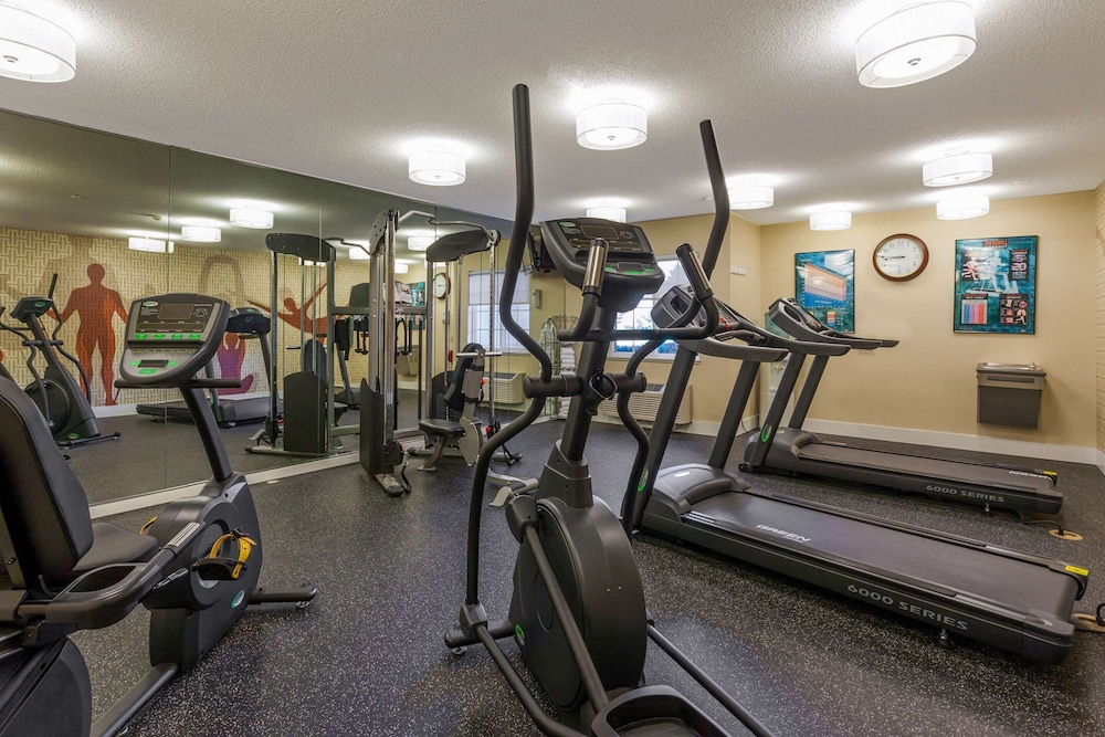 MainStay Suites Detroit Farmington Hills 22/36