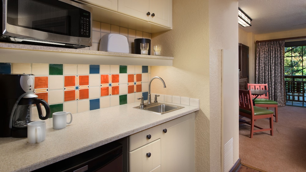 Boulder Ridge Villas at Disneys Wilderness Lodge 51/54