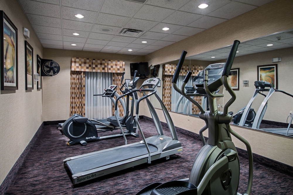 Holiday Inn Express Hotel Suites Youngstown N Warren Niles 39/79