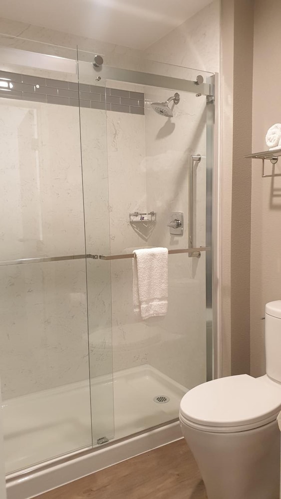 Motel6 Bellflower, CA - Los Angeles 58/65
