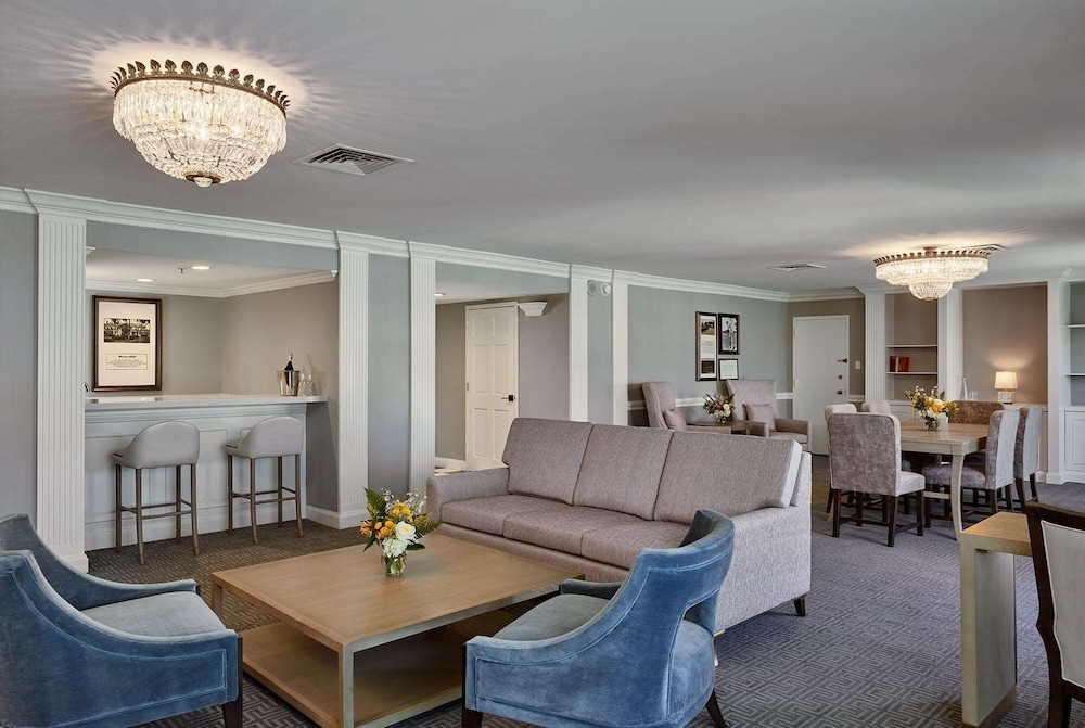 Seaview Hotel 38/68