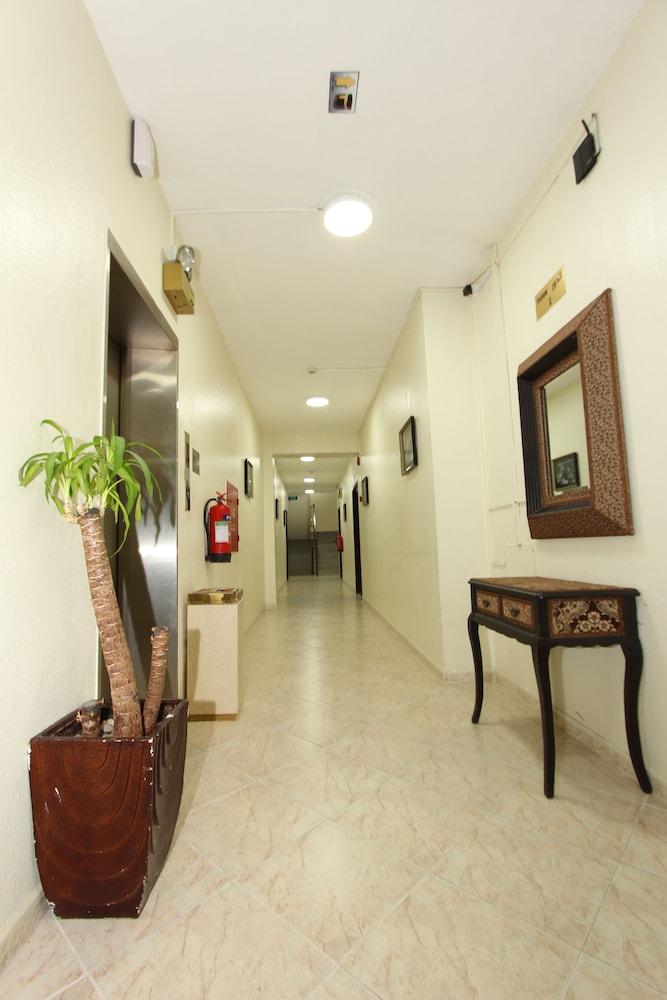 بنايه خليفه(Khalifa Tower Hotel Apartments) 62/69