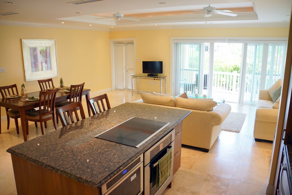 The Hamilton Beach Villas & Spa 22/50