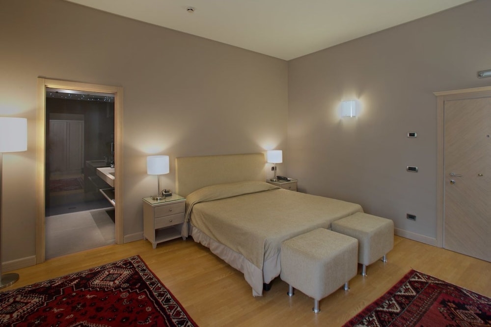 Liassidi Palace 26/84