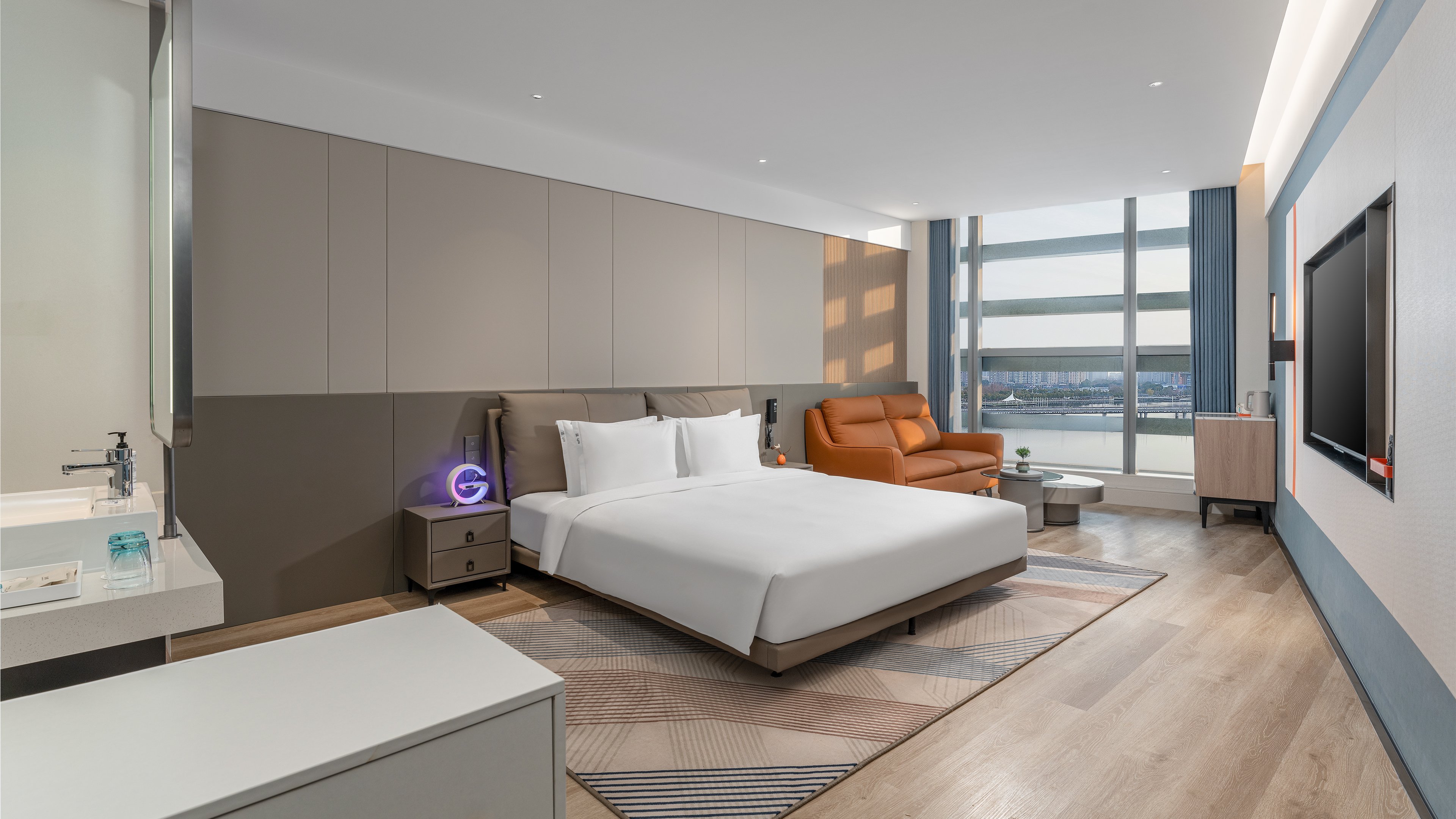 Holiday Inn Express Yangzhou Grand Canal Theatre 13/44