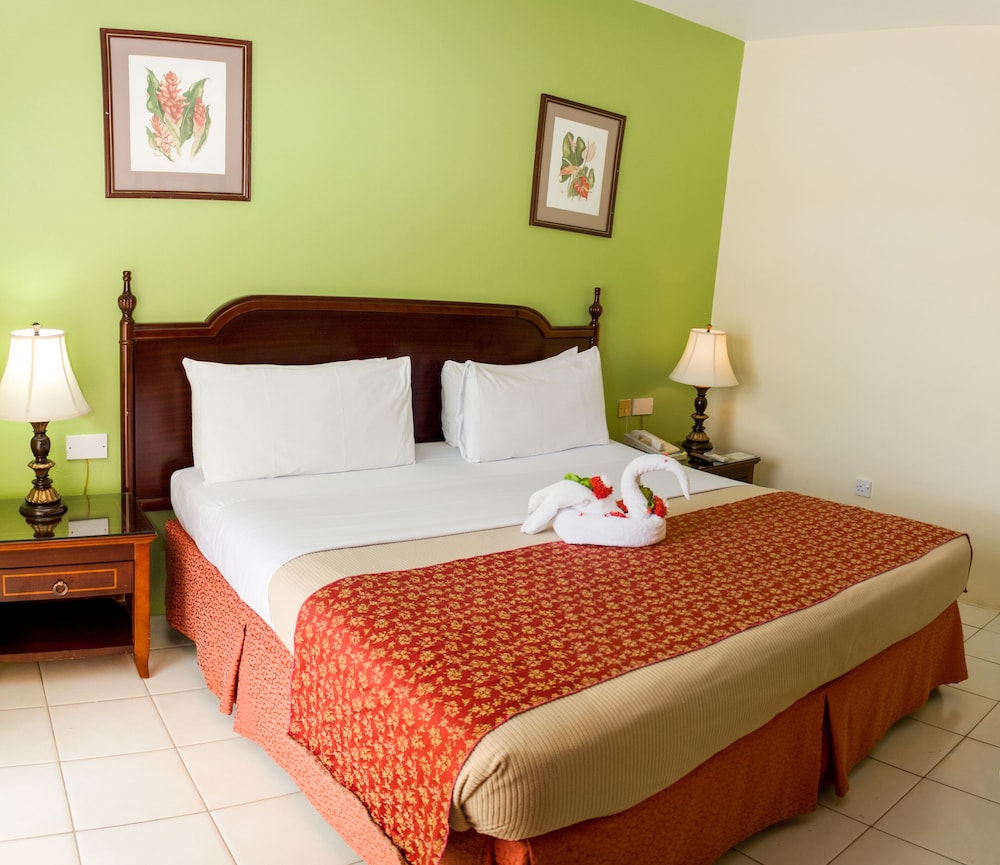 Bay Gardens Inn 15/75