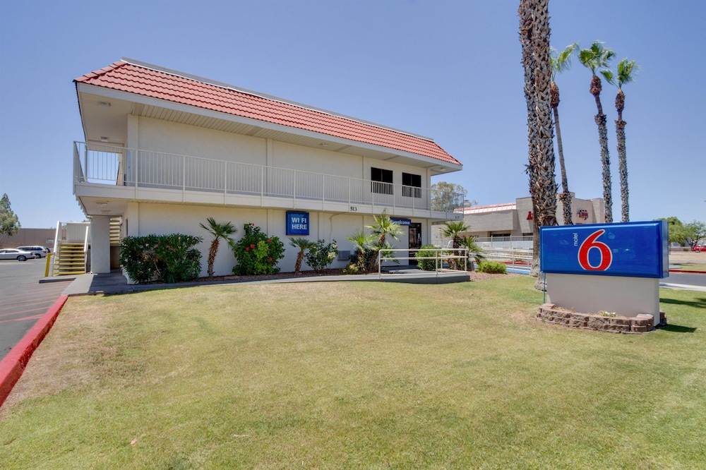 Motel6 Tempe, AZ - Broadway - ASU 47/63