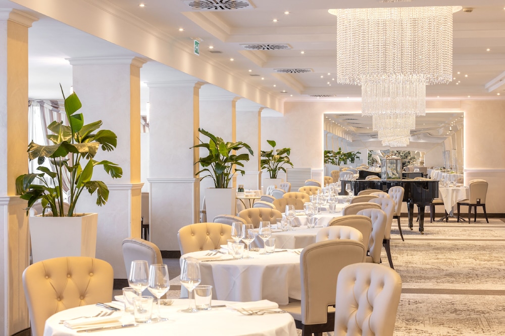 Hotel Sporting Rimini 56/74