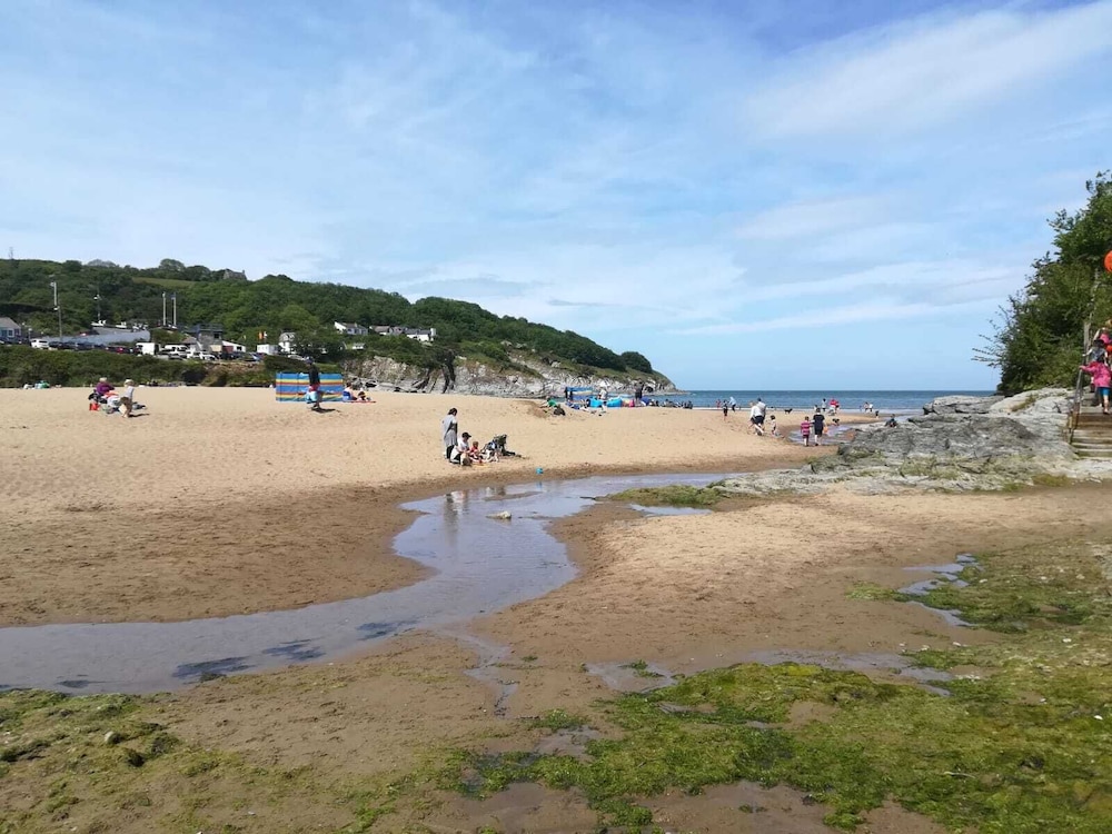 Highcliffe Hotel 34/48