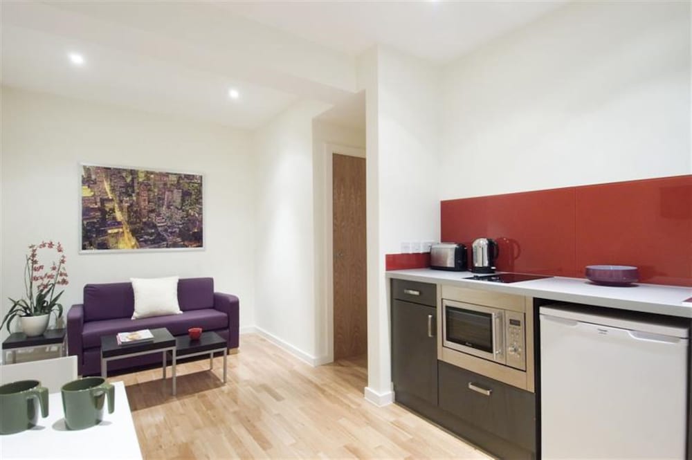 Princes Square Serviced Apartments 32/50