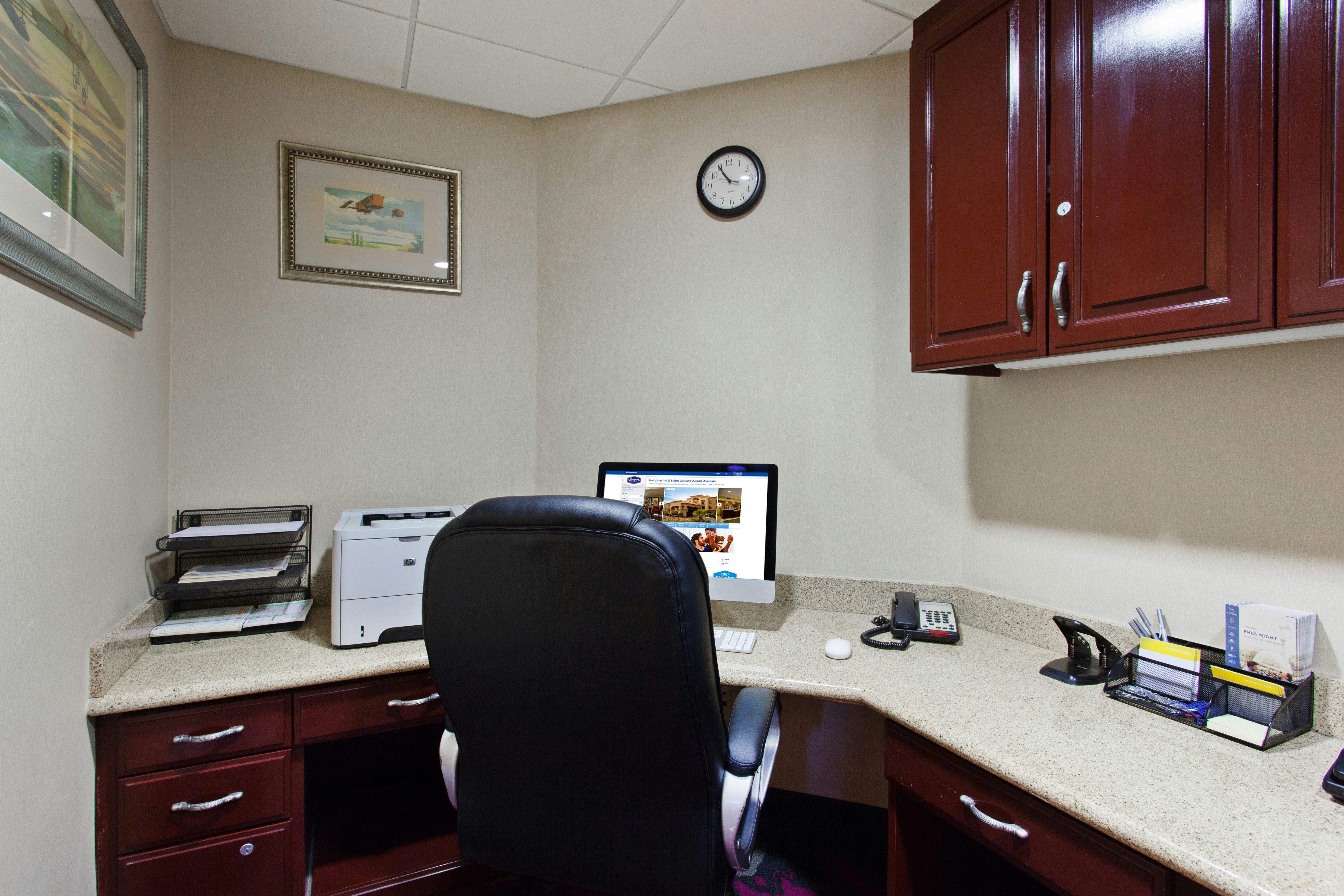 Hampton Inn Suites Oakland Airport 55/63