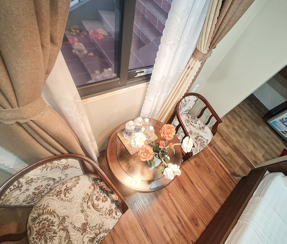 QUAN QUAN HOTEL 27/43