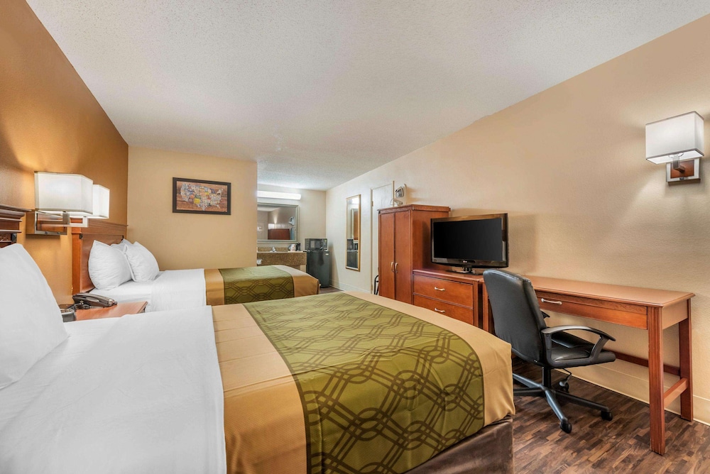 Econo Lodge Louisville Downtown 19/44