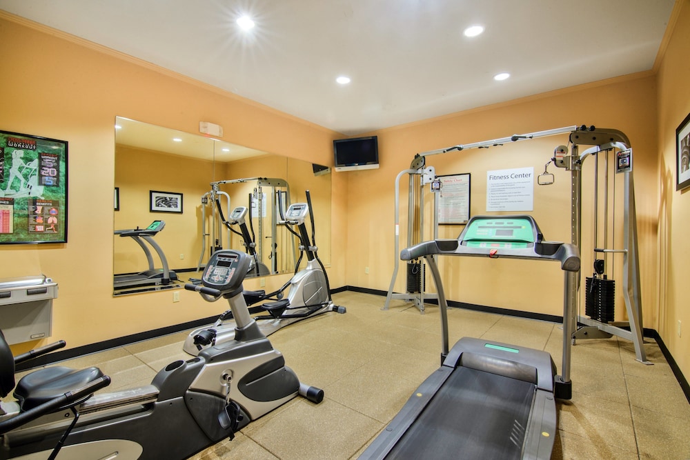 Holiday Inn Express Hotel Suites Terrell 42/64