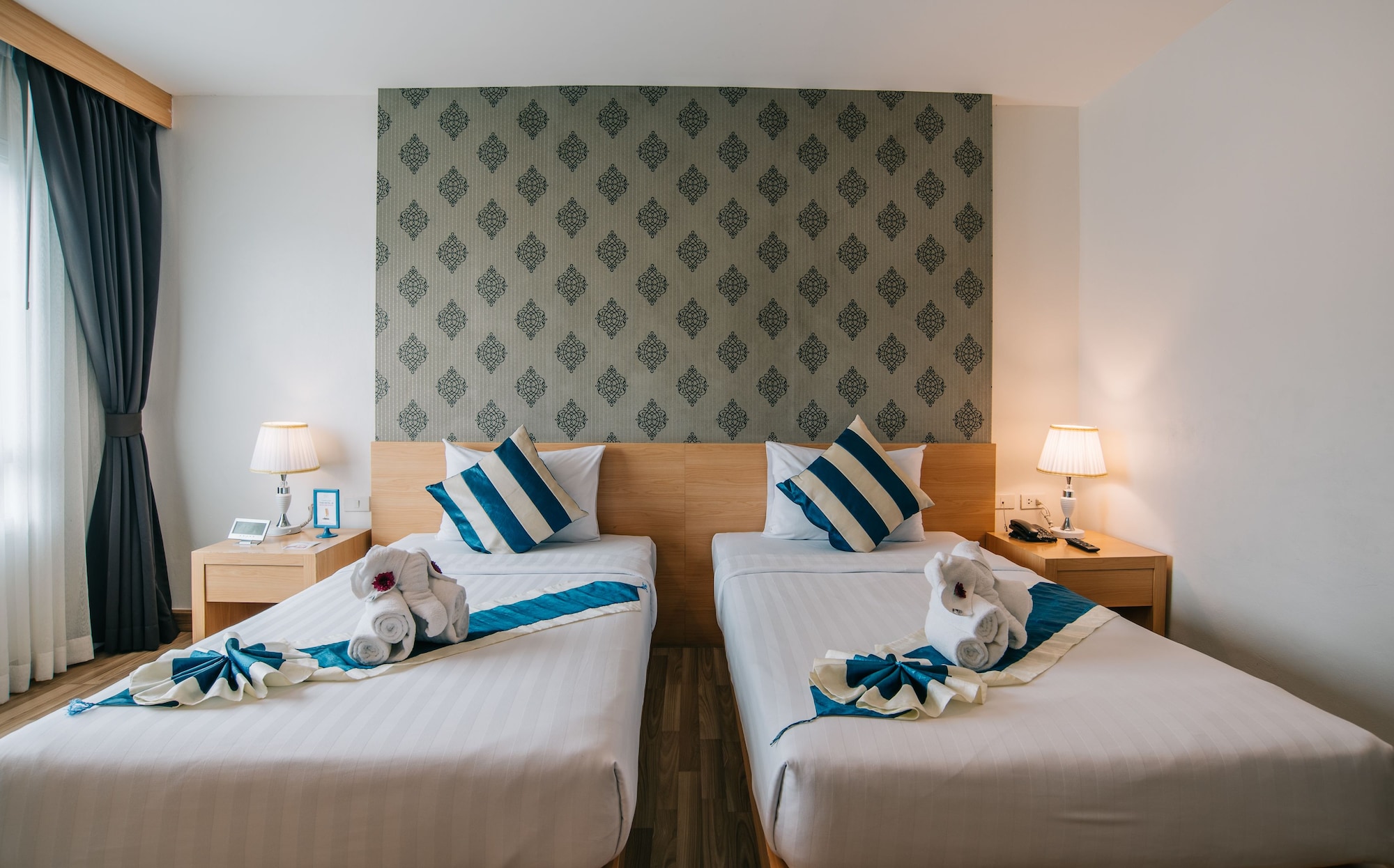 SUPERIOR, TWIN BEDS