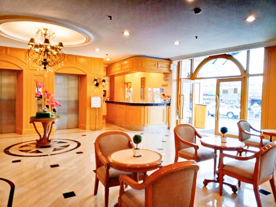 restaurant cafeteria