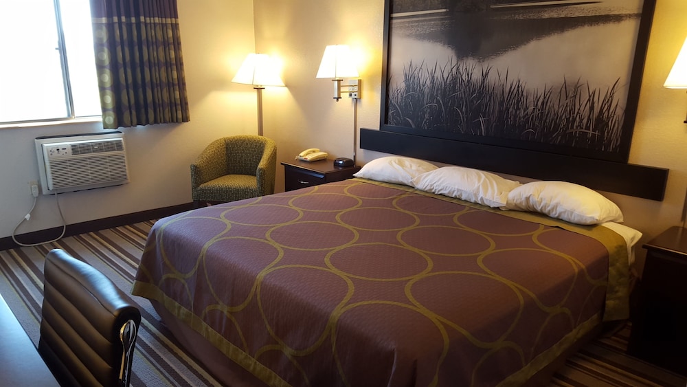 Super 8 by Wyndham Waynesboro 5/36