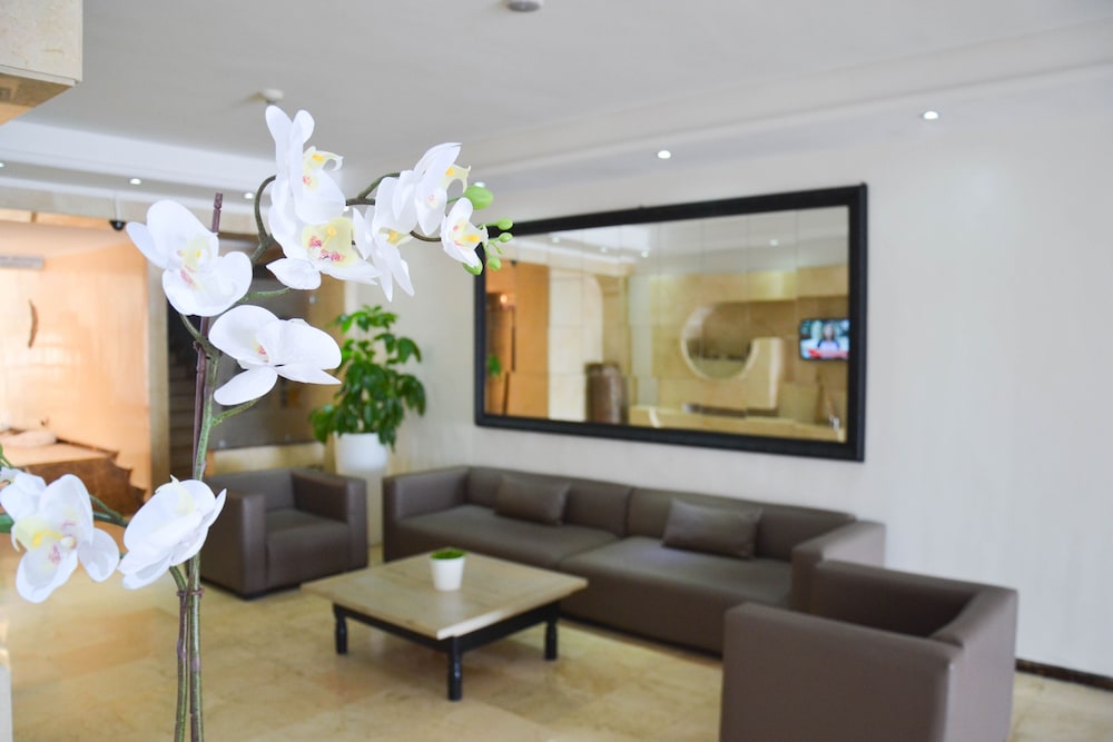 Azur Hotel 30/35