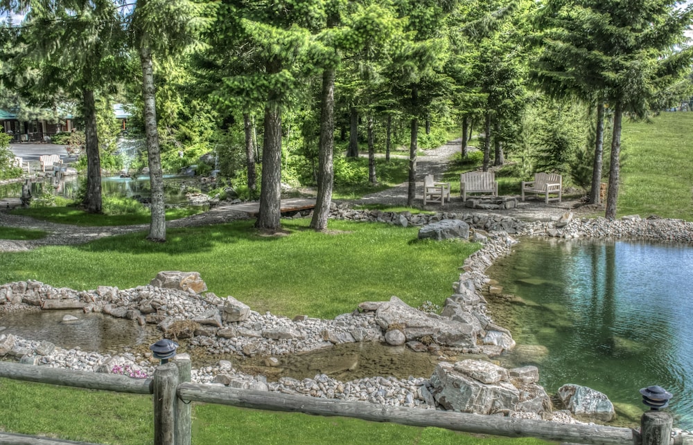 Bonners Ferry Log Inn 44/48
