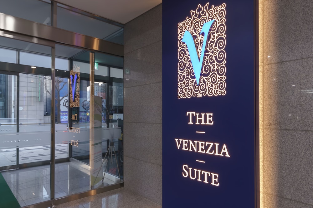 The Venezia Suite Hotel 25/45