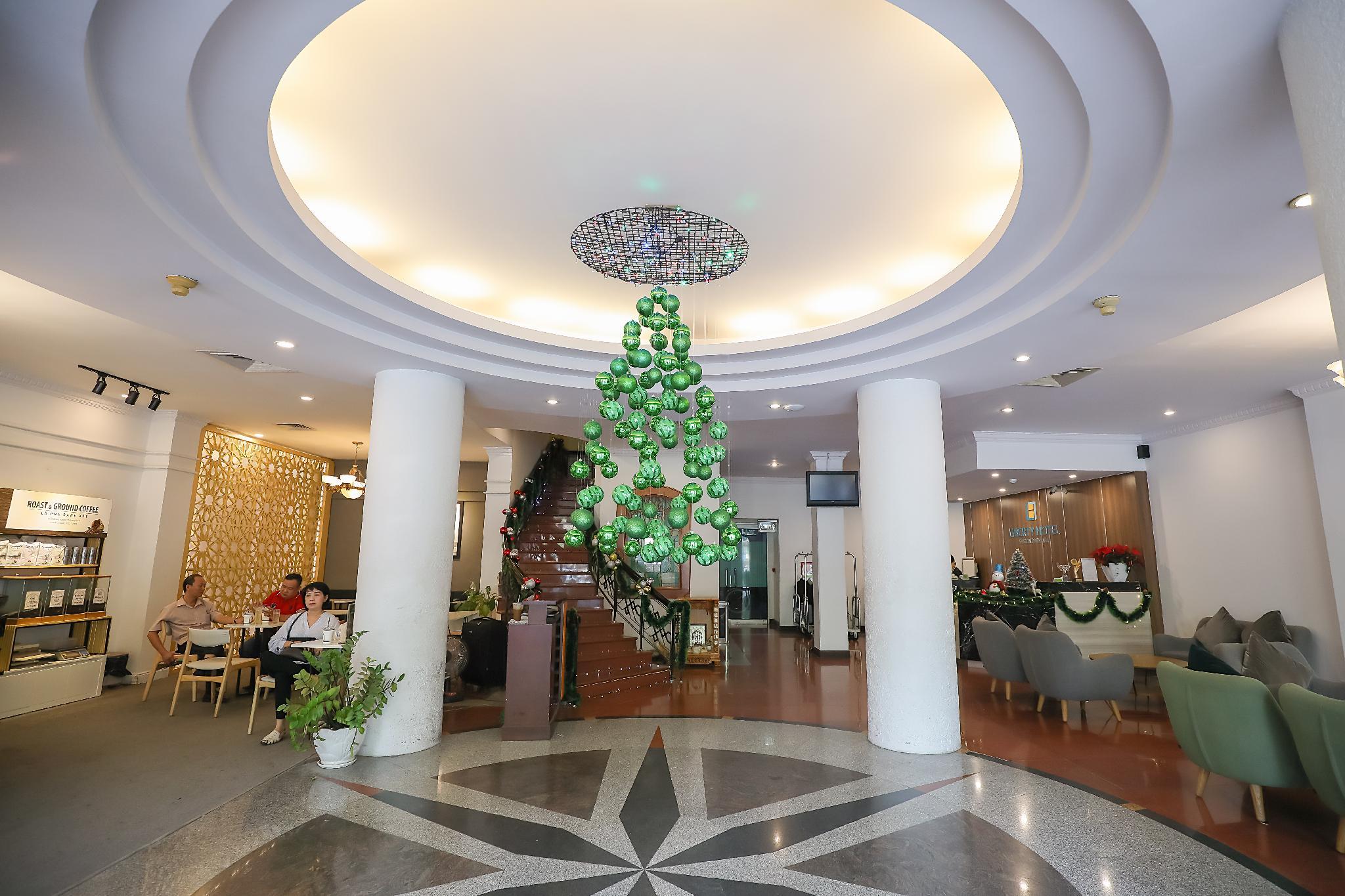 Lobby at Liberty Saigon Parkview Hotel, SAIGON / HO CHI MINH CITY