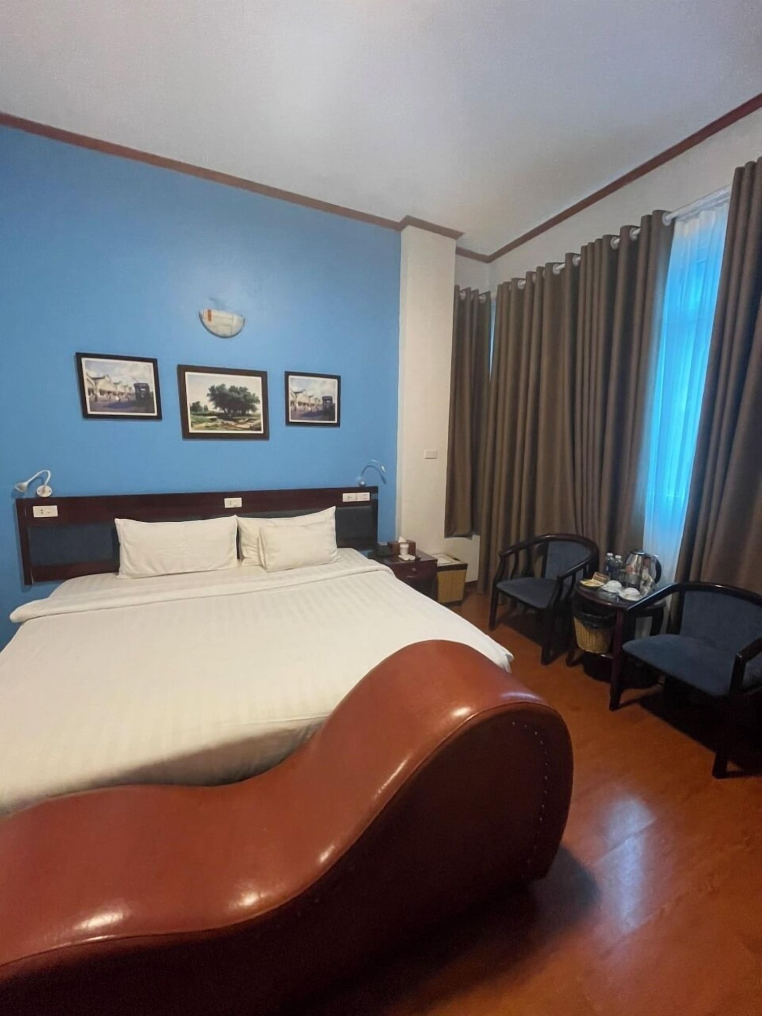 DELUXE, DOUBLE BED