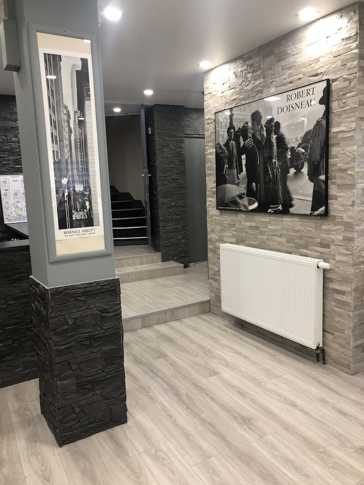 Hotel Clauzel 4/24