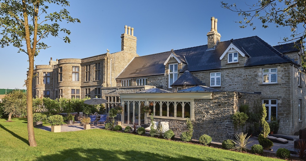 Lanelay Hall Hotel and Spa 43/48