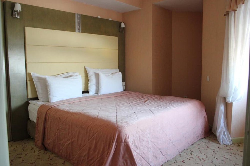 Regardal Hotel 12/50