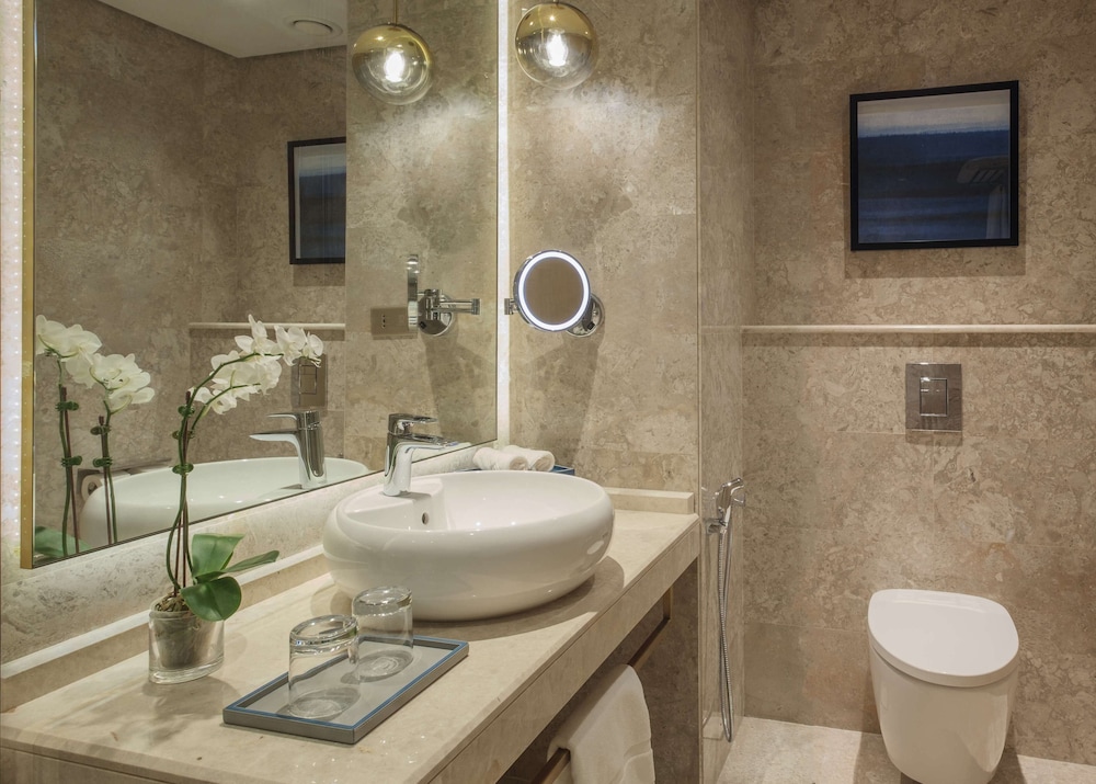Maani Muscat Hotel & Suites 16/59