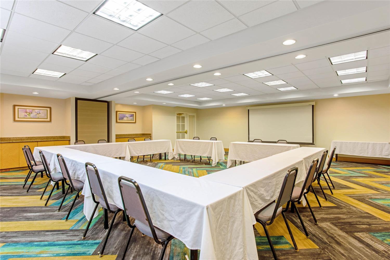 La Quinta Inn and Suites by Wyndham Orlando I Drive/Conv Center 10/13