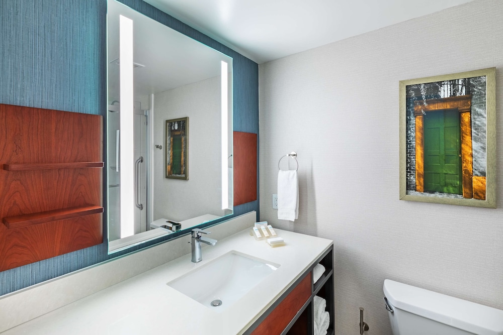 Hilton Garden Inn Houston-Sugar Land 23/42
