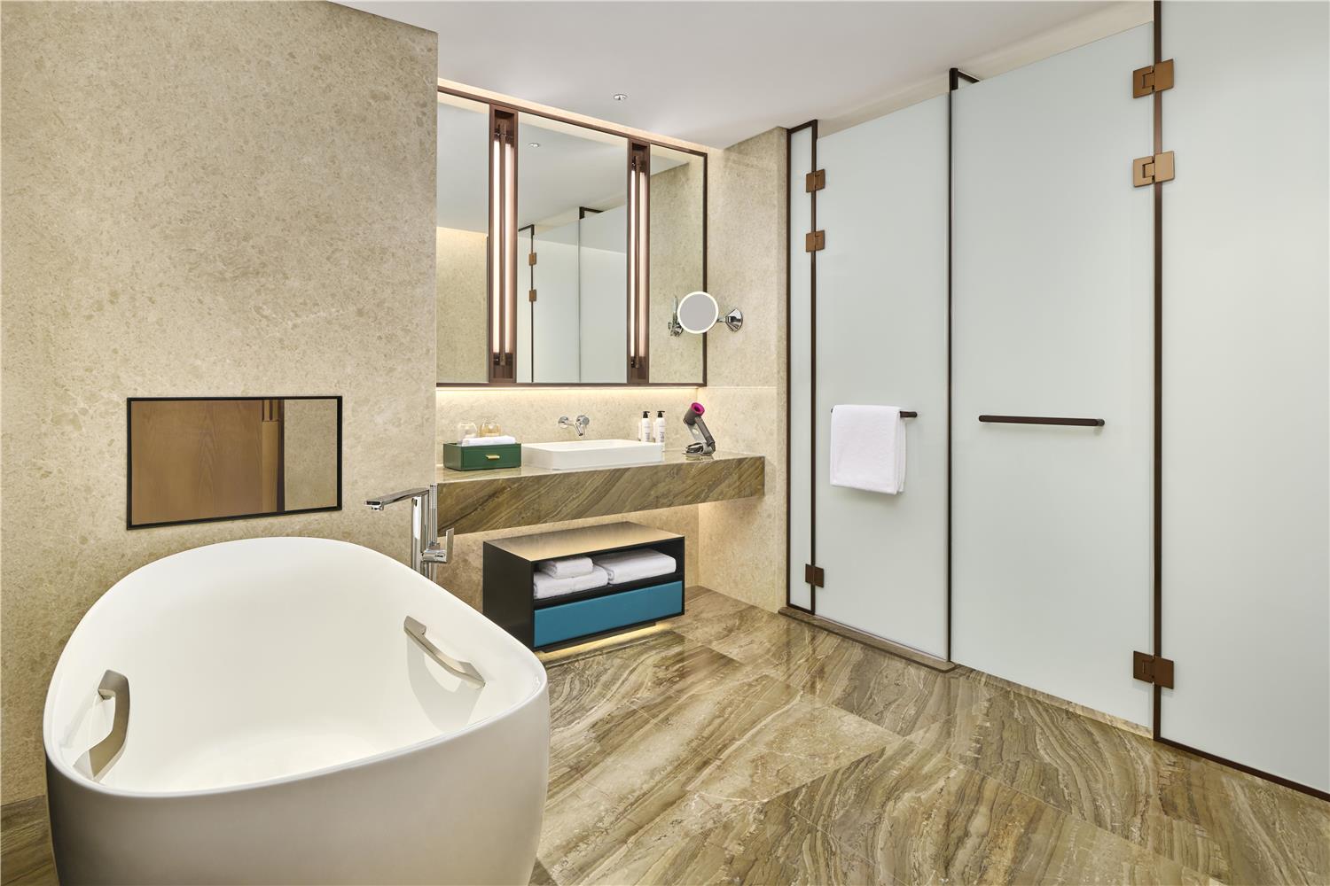 Inso Hotel Chongqing, Curio Collection by Hilton 55/57