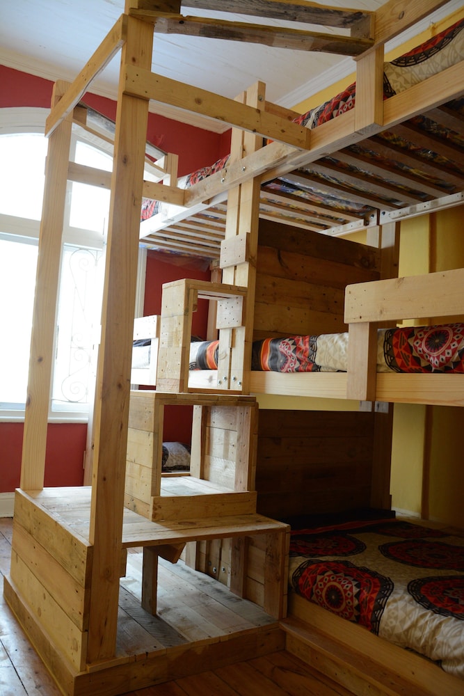 Urban Hive Backpackers 37/50