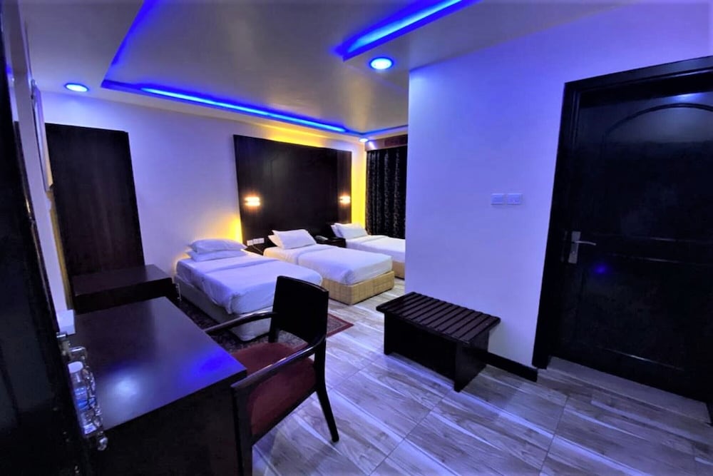 SHH Hotel 16/23