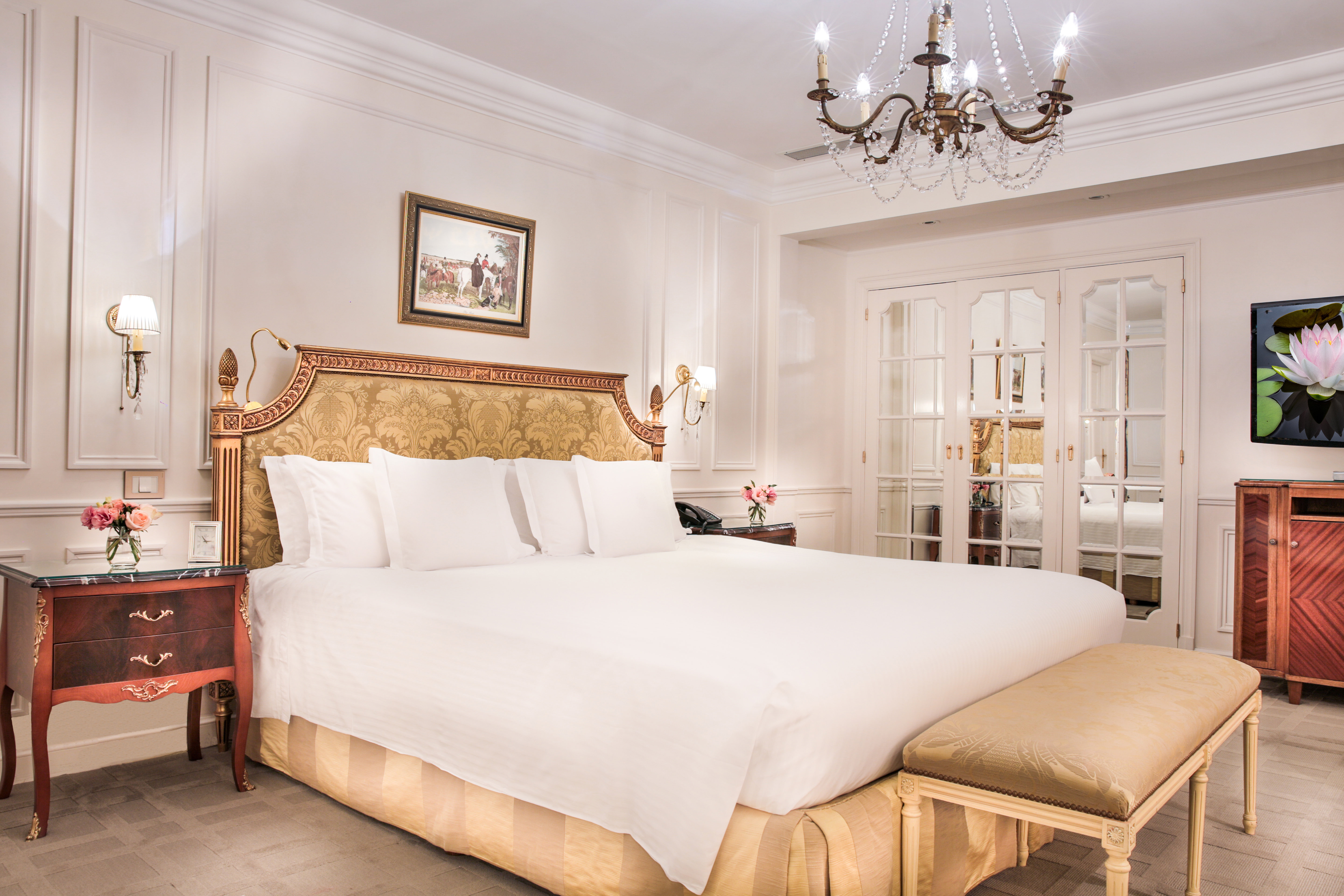 DELUXE, SUITE